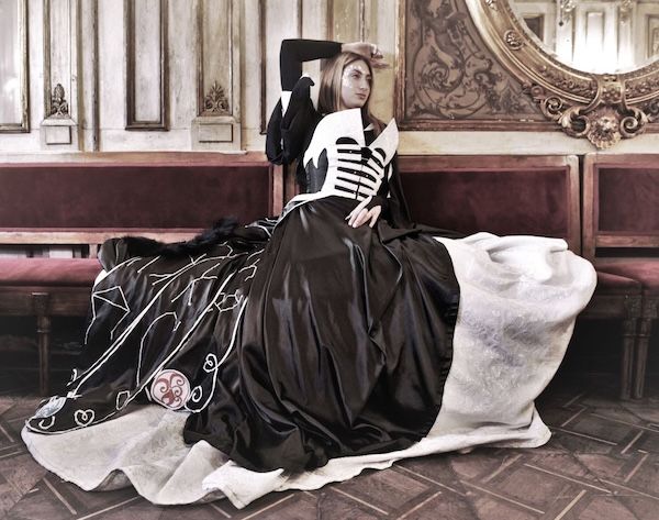 Stefano Petrella interpreta il Carnevale veneziano al Caffè Florian