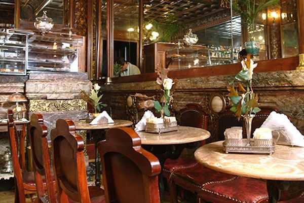 particulare interno caffè mussavano