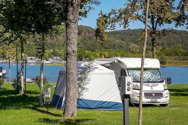 Camping Lido Verbano (Lago Mayor, Lombardía)