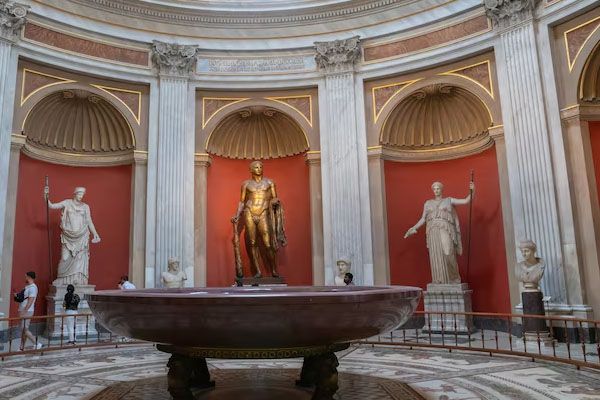 Panorama interno e dettagli architettonici della Galleria dei Musei Vaticani